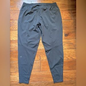 Lululemon Athletica - Yoga/Joggers - XL